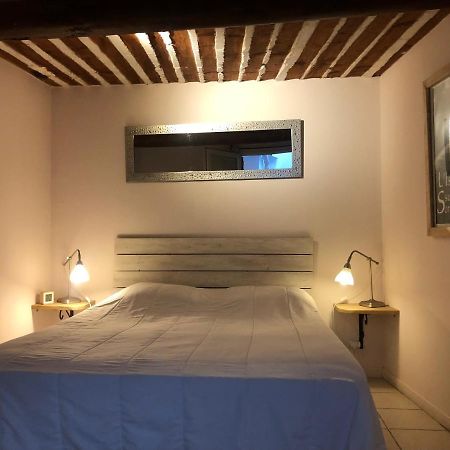 Au 10 Apartamento LʼIsle-sur-la-Sorgue Exterior foto