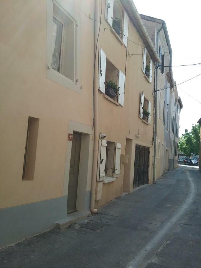 Au 10 Apartamento LʼIsle-sur-la-Sorgue Exterior foto