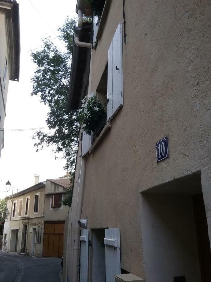 Au 10 Apartamento LʼIsle-sur-la-Sorgue Exterior foto